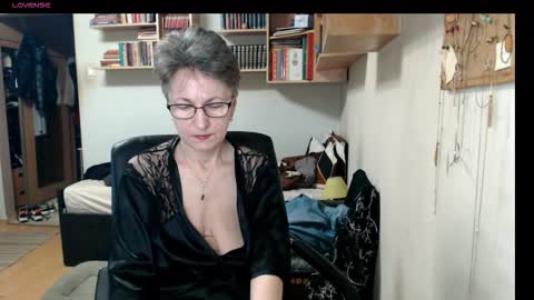 Snapshot of maturekate chatting on 18, 10, 2025 maturekate online show from 18, 10, 2025