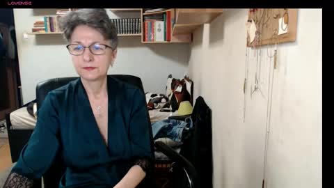 Snapshot of maturekate chatting on 19, 10, 2025 maturekate online show from 19, 10, 2025