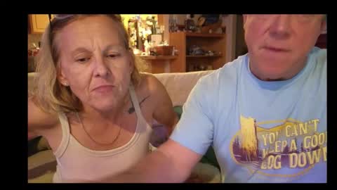 Snapshot of matureluvin chatting on 20, 12, 2025 JustUs online show from 20, 12, 2025