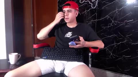 Snapshot of maty_hard chatting on 1, 2, 2025 Matias online show from 1, 2, 2025