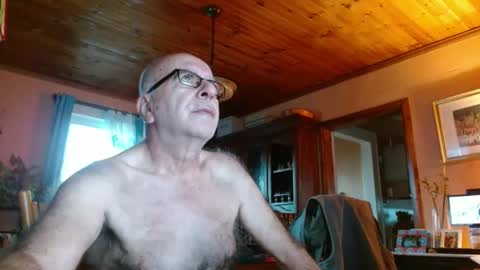 Snapshot of mauriceandre chatting on 12, 12, 2024 Maurice online show from 12, 12, 2024