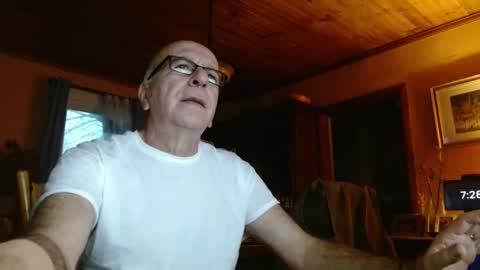 Snapshot of mauriceandre chatting on 16, 12, 2024 Maurice online show from 16, 12, 2024