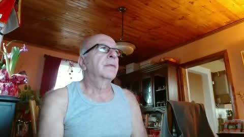 Snapshot of mauriceandre chatting on 24, 12, 2024 Maurice online show from 24, 12, 2024