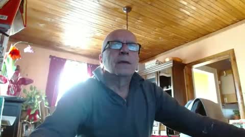 Snapshot of mauriceandre chatting on 25, 12, 2024 Maurice online show from 25, 12, 2024