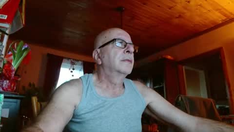 Snapshot of mauriceandre chatting on 26, 12, 2024 Maurice online show from 26, 12, 2024