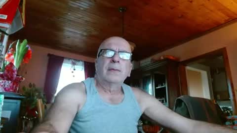 Snapshot of mauriceandre chatting on 27, 12, 2024 Maurice online show from 27, 12, 2024