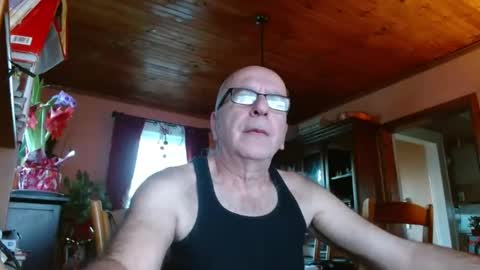 Snapshot of mauriceandre chatting on 31, 12, 2024 Maurice online show from 31, 12, 2024