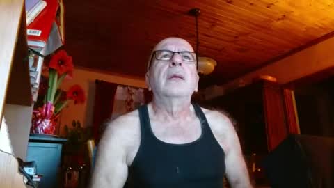 Snapshot of mauriceandre chatting on 4, 1, 2025 Maurice online show from 4, 1, 2025