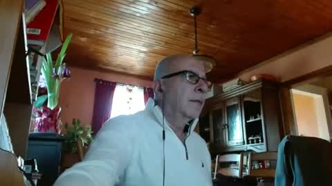 Snapshot of mauriceandre chatting on 15, 1, 2025 Maurice online show from 15, 1, 2025