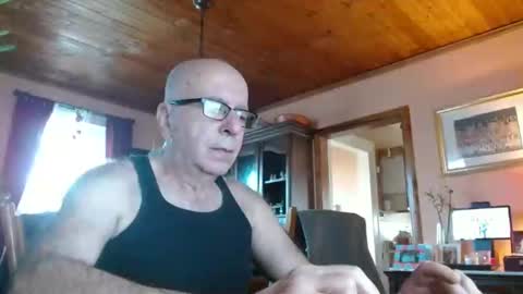 Snapshot of mauriceandre chatting on 21, 2, 2025 Maurice online show from 21, 2, 2025