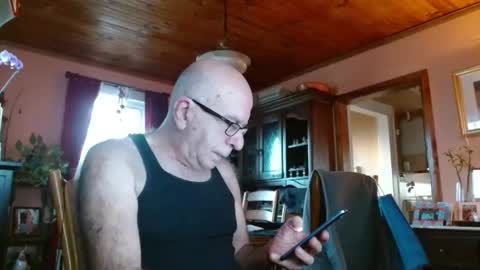 Snapshot of mauriceandre chatting on 26, 2, 2025 Maurice online show from 26, 2, 2025