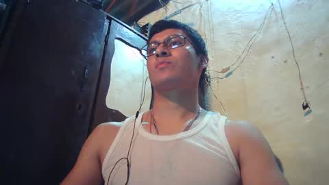 Snapshot of maurodirty chatting on 4, 10, 2025 Mauro online show from 4, 10, 2025