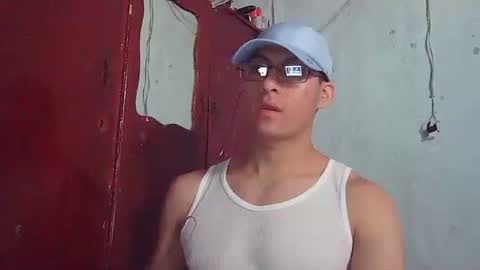 Snapshot of maurodirty chatting on 5, 12, 2025 Mauro online show from 5, 12, 2025