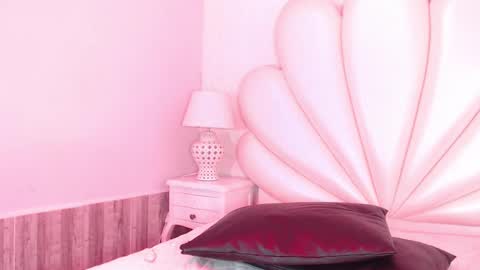 mavismanson  online show from 1, 10, 2025