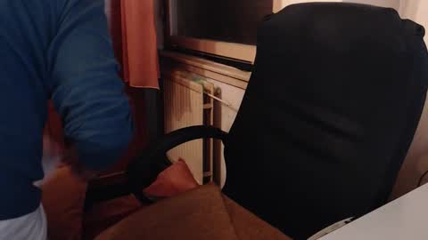 Max online show from 13, 10, 2025