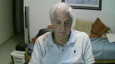 Snapshot of max_2017 chatting on 11, 12, 2024 max_2017 online show from 11, 12, 2024