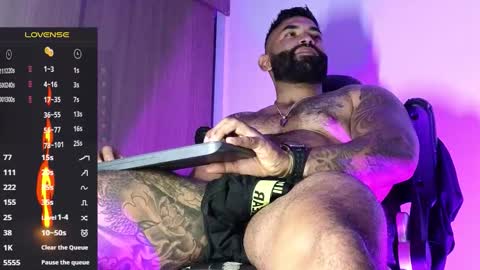 Snapshot of max__prada chatting on 13, 11, 2025 max__prada online show from 13, 11, 2025