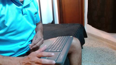 Snapshot of max_ashley_mds chatting on 2, 2, 2025 Max Ashley online show from 2, 2, 2025