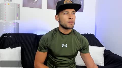 Snapshot of max_conor_ chatting on 11, 11, 2025 Max Conor online show from 11, 11, 2025