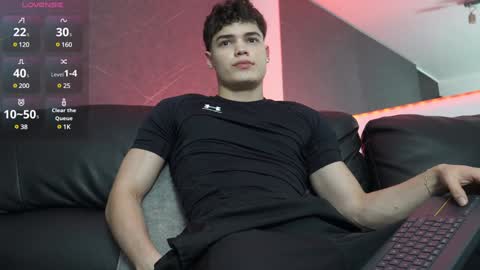 Snapshot of max_cortes1_ chatting on 5, 2, 2025 60 OFF ON MY OF ONLY FOR TODAY online show from 5, 2, 2025