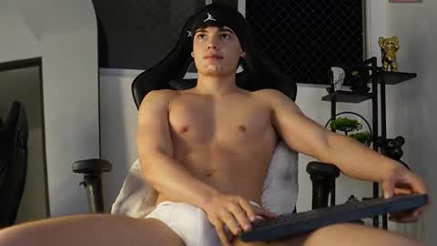 Snapshot of max_cortes1_ chatting on 30, 9, 2025 60 OFF ON MY OF ONLY FOR TODAY online show from 30, 9, 2025