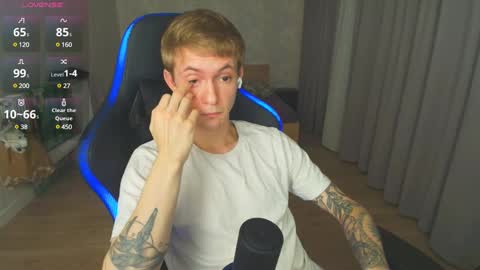 Snapshot of max_gen chatting on 14, 1, 2025 Max Gen with tats 24years And Ethan without tats 20 years online show from 14, 1, 2025