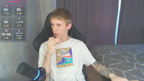 Snapshot of max_gen chatting on 20, 1, 2025 Max Gen with tats 24years And Ethan without tats 20 years online show from 20, 1, 2025