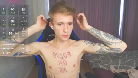 Snapshot of max_gen chatting on 28, 1, 2025 Max Gen with tats 24years And Ethan without tats 20 years online show from 28, 1, 2025