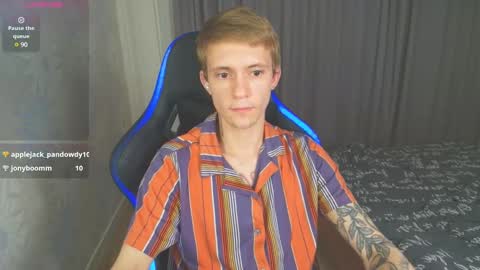 Snapshot of max_gen chatting on 30, 1, 2025 Max Gen with tats 24years And Ethan without tats 20 years online show from 30, 1, 2025