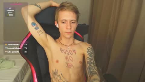 Snapshot of max_gen chatting on 3, 3, 2025 Max Gen with tats 24years And Ethan without tats 20 years online show from 3, 3, 2025