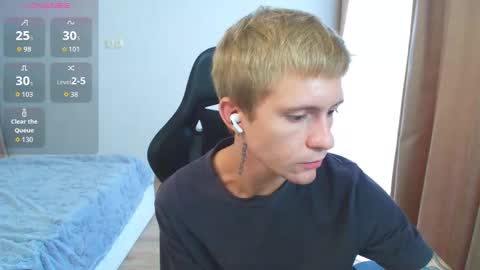 Snapshot of max_gen chatting on 27, 9, 2025 Max Gen with tats 24years And Ethan without tats 20 years online show from 27, 9, 2025