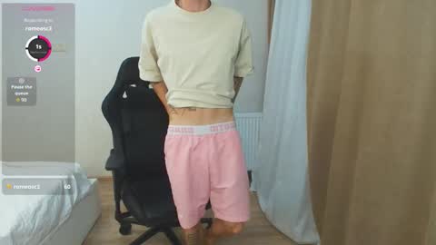 Snapshot of max_gen chatting on 23, 10, 2025 Max Gen with tats 24years And Ethan without tats 20 years online show from 23, 10, 2025