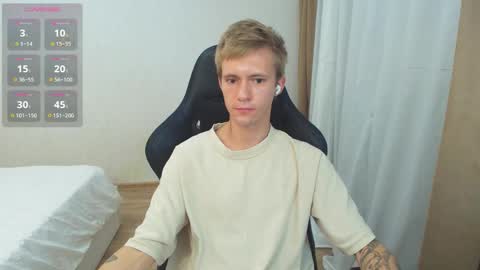 Snapshot of max_gen chatting on 25, 10, 2025 Max Gen with tats 24years And Ethan without tats 20 years online show from 25, 10, 2025