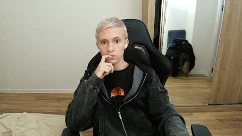 Snapshot of max_gen chatting on 1, 4, 2026 Max Gen with tats 24years And Ethan without tats 20 years online show from 1, 4, 2026