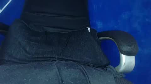 Snapshot of max_jones2 chatting on 19, 12, 2024 MAX online show from 19, 12, 2024