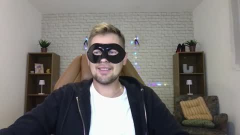 Snapshot of max_mila_888 chatting on 14, 9, 2025 Max Aliya online show from 14, 9, 2025