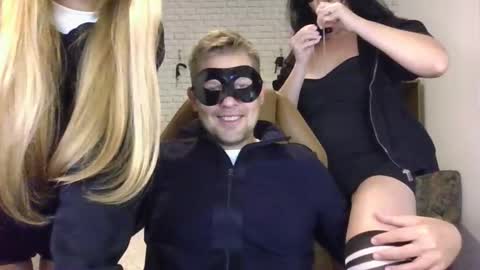 Snapshot of max_mila_888 chatting on 22, 10, 2025 Max Aliya online show from 22, 10, 2025