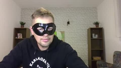 Max  Aliya online show from 28, 10, 2025