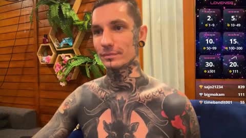 Snapshot of max_reaves chatting on 1, 1, 2025 online show from 1, 1, 2025