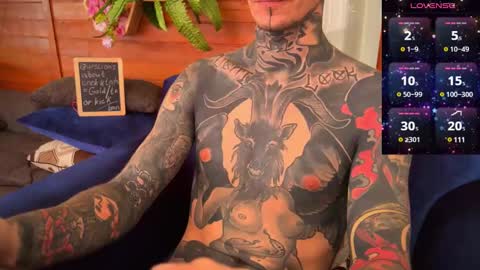 Snapshot of max_reaves chatting on 5, 1, 2025 online show from 5, 1, 2025