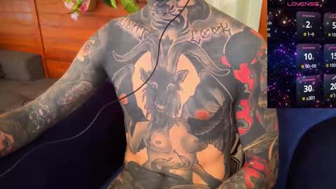 Snapshot of max_reaves chatting on 10, 1, 2025 online show from 10, 1, 2025