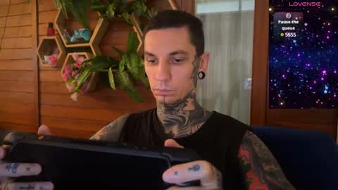 Snapshot of max_reaves chatting on 11, 1, 2025 online show from 11, 1, 2025