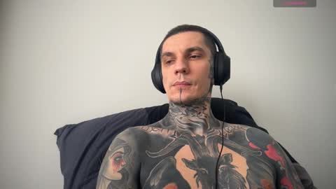 Snapshot of max_reaves chatting on 1, 3, 2025 online show from 1, 3, 2025