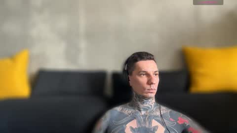 Snapshot of max_reaves chatting on 15, 9, 2025 online show from 15, 9, 2025