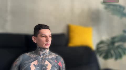 Snapshot of max_reaves chatting on 19, 9, 2025 online show from 19, 9, 2025