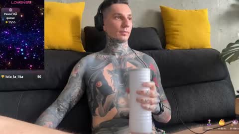 Snapshot of max_reaves chatting on 11, 10, 2025 online show from 11, 10, 2025