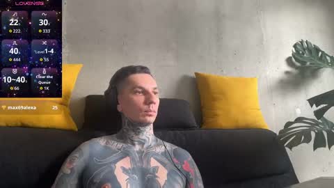 Snapshot of max_reaves chatting on 12, 10, 2025 online show from 12, 10, 2025