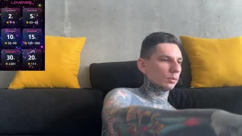 Snapshot of max_reaves chatting on 19, 10, 2025 online show from 19, 10, 2025