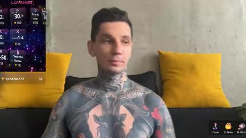 Snapshot of max_reaves chatting on 31, 10, 2025 online show from 31, 10, 2025