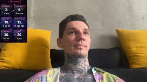 Snapshot of max_reaves chatting on 7, 11, 2025 online show from 7, 11, 2025